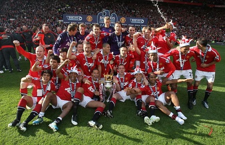 足球场上已 足球场上已